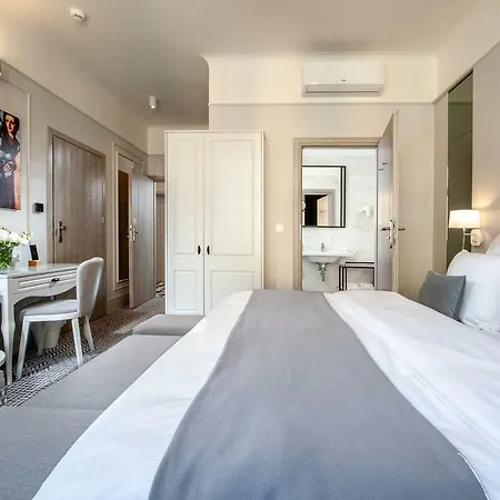 Amber Design Apartmanhotel 4*