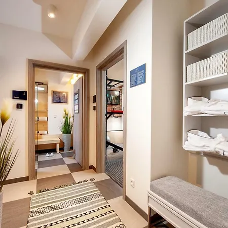 Amber Design Aparthotel Cracovia